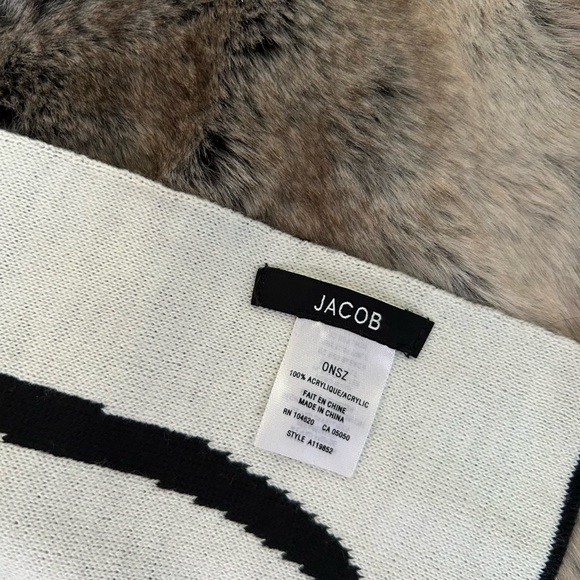 Patterned Scarf - Picture 4 of 4